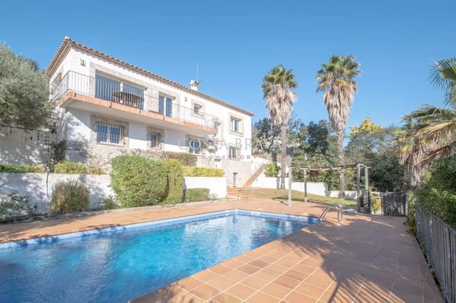 Chalet de 6 habitaciones en Begur en venta con piscina garaje - 695.000 € (Ref: 8880632)
