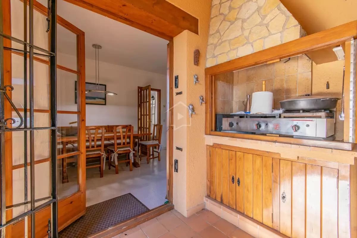 Chalet de 5 habitaciones en Tamariu en venta con piscina garaje - 1.200.000 € (Ref: 8880635)
