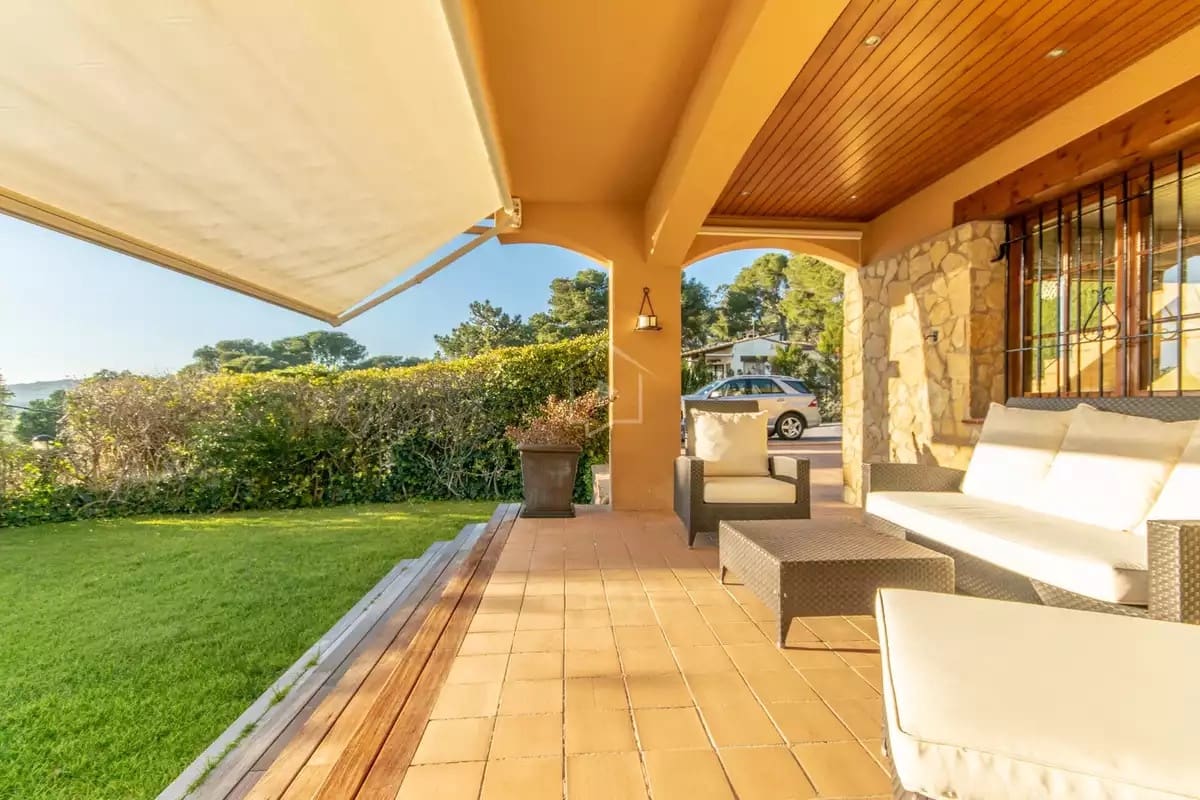 Chalet de 5 habitaciones en Tamariu en venta con piscina garaje - 1.200.000 € (Ref: 8880635)