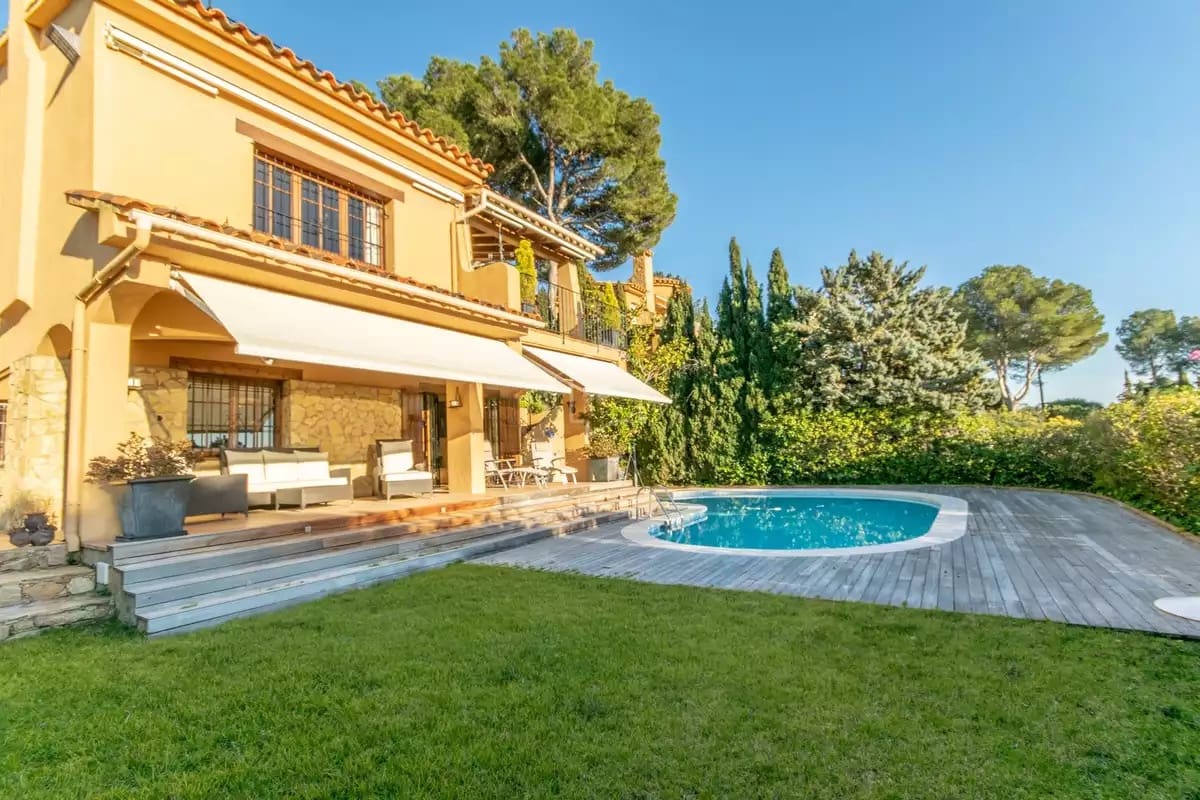 Chalet de 5 habitaciones en Tamariu en venta con piscina garaje - 1.200.000 € (Ref: 8880635)