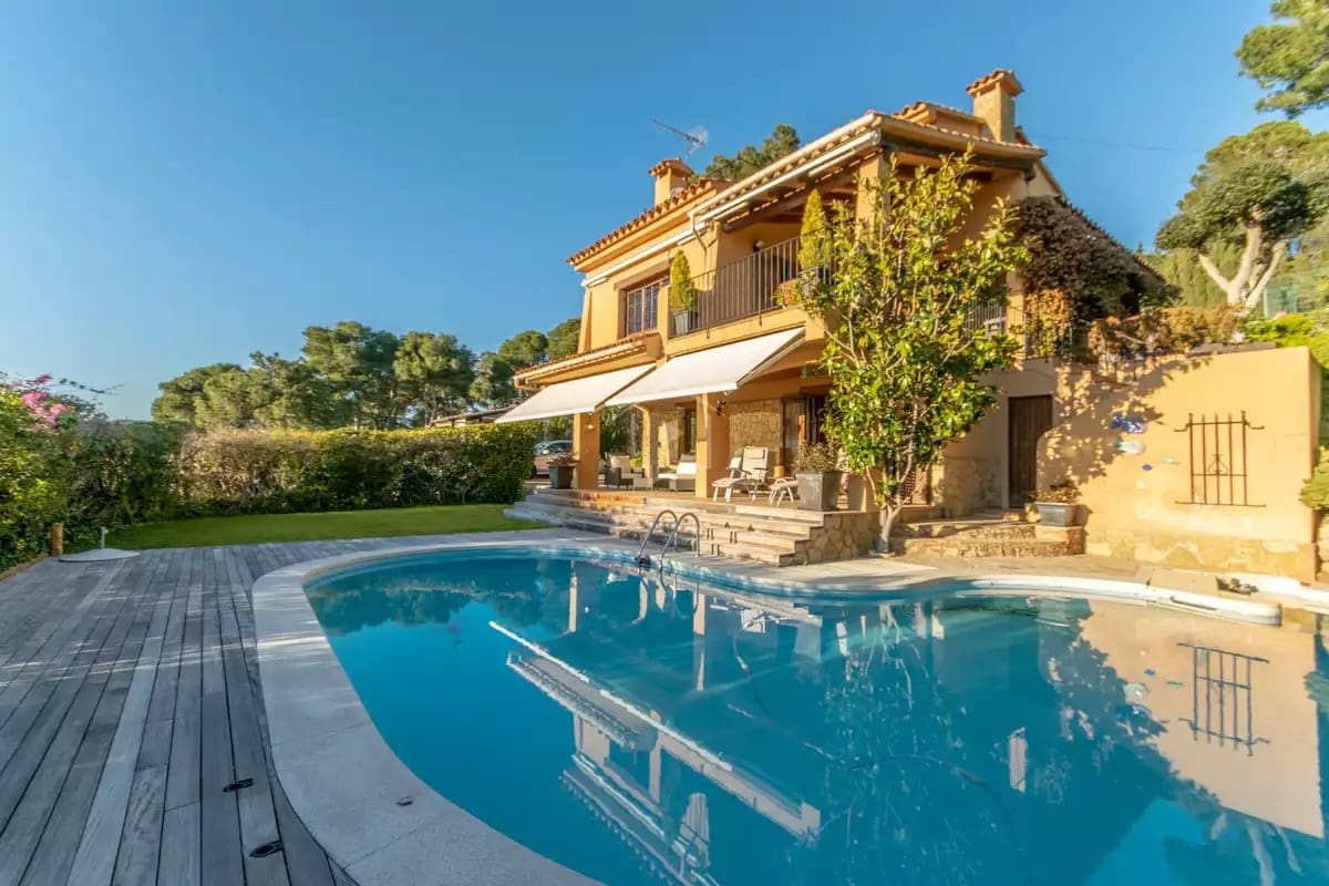 Chalet de 5 habitaciones en Tamariu en venta con piscina garaje - 1.200.000 € (Ref: 8880635)