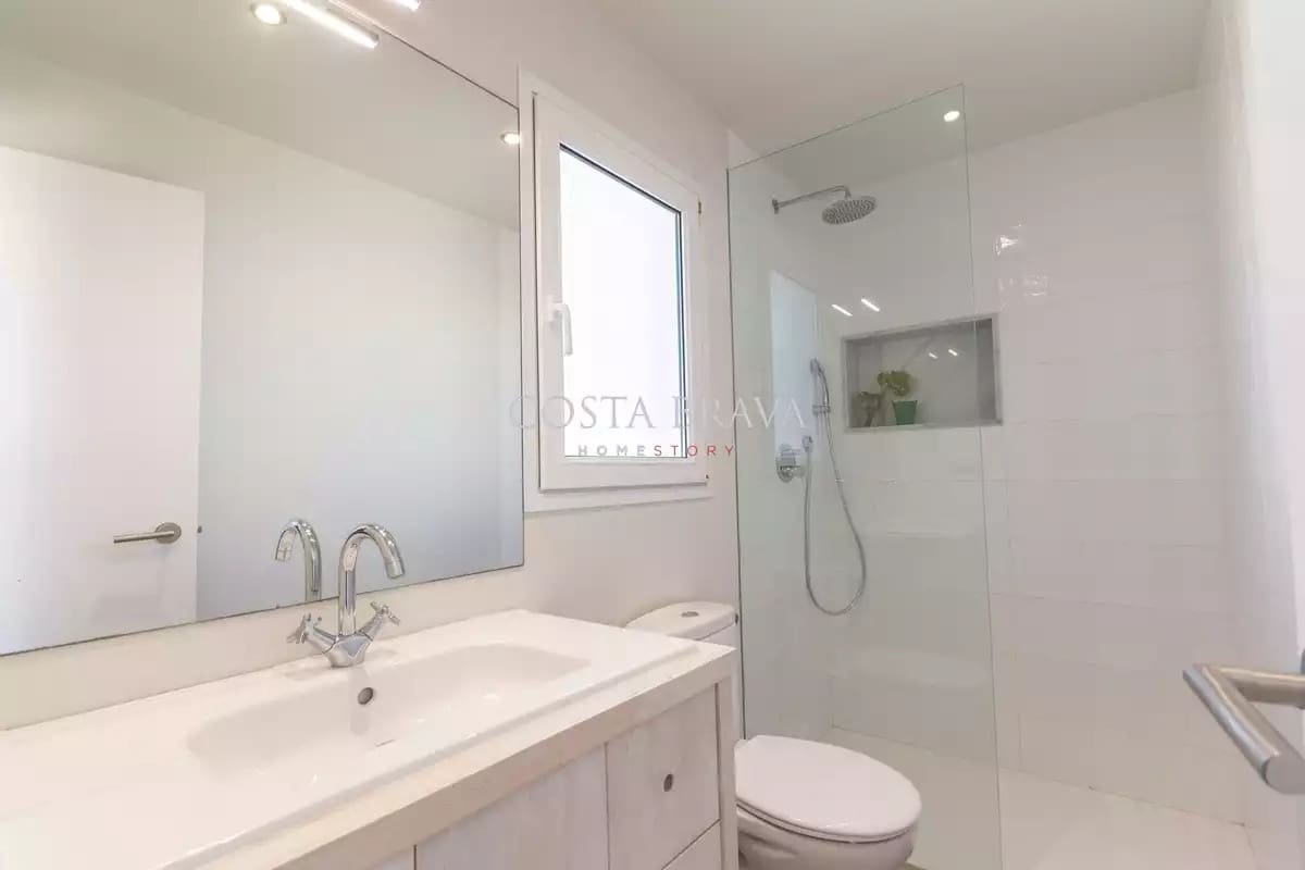 3 soveværelse Rækkehus til salg i Torroella de Montgri med garage - € 335.000 (Ref: 8902141)