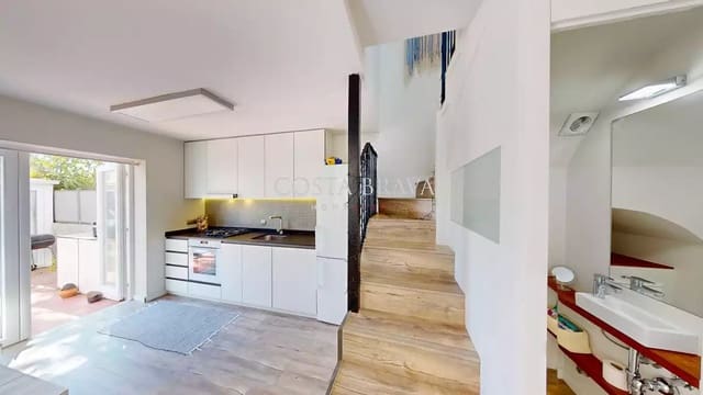 3 bedroom Terraced Villa for sale in Torroella de Montgrí with garage - € 335,000 (Ref: 8902141)