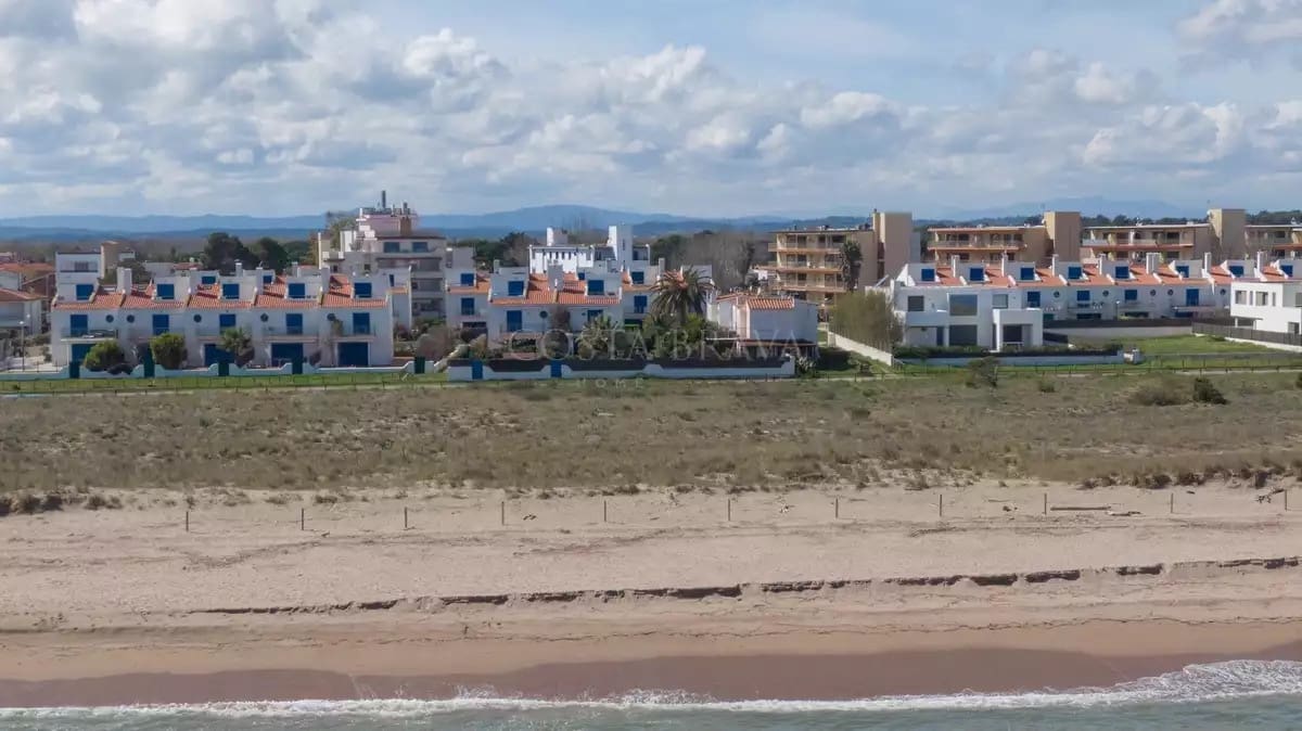 3 soveværelse Rækkehus til salg i Torroella de Montgri med garage - € 335.000 (Ref: 8902141)