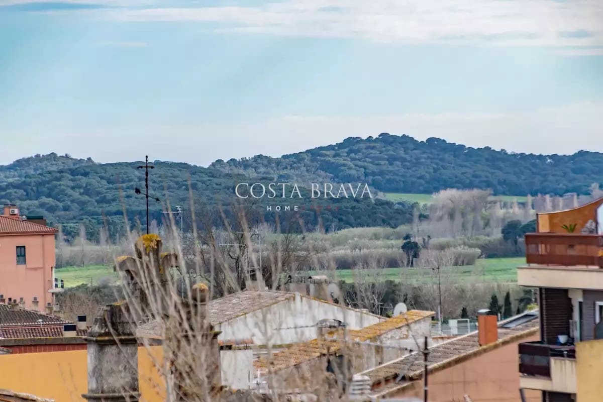 5 soveværelse Byhus til salg i Palafrugell - € 275.000 (Ref: 8902142)