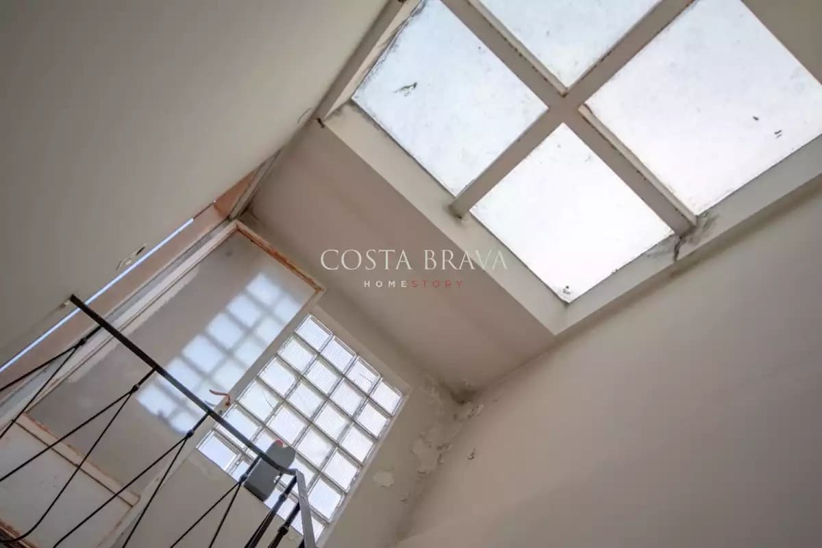 5 soveværelse Byhus til salg i Palafrugell - € 275.000 (Ref: 8902142)