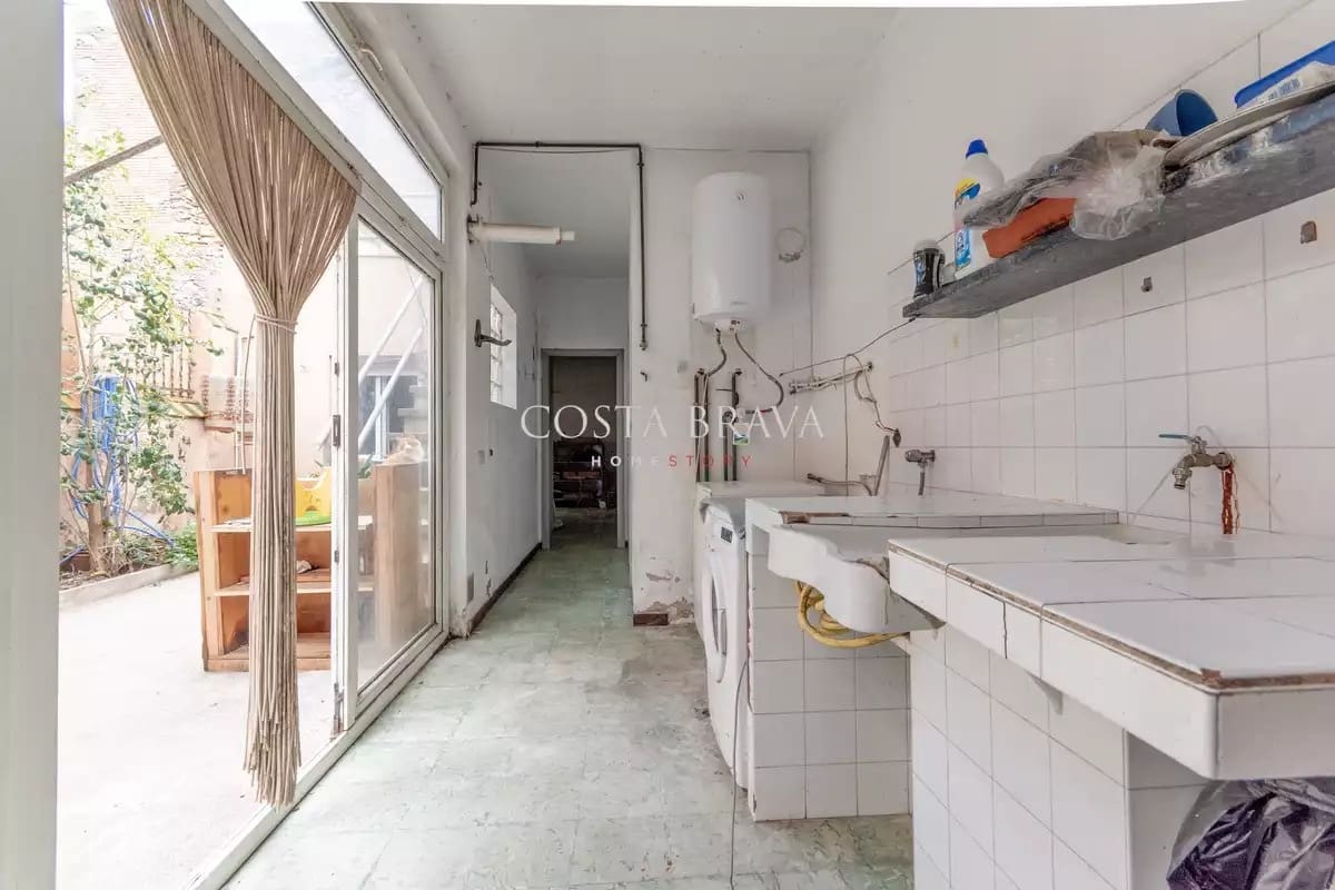 5 soveværelse Byhus til salg i Palafrugell - € 275.000 (Ref: 8902142)