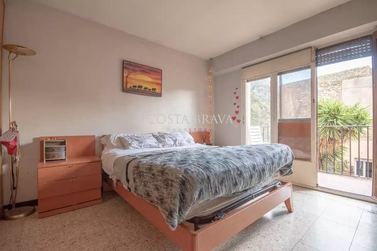 5 soveværelse Byhus til salg i Palafrugell - € 275.000 (Ref: 8902142)