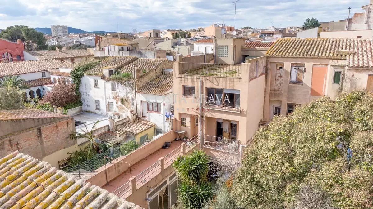 5 soveværelse Byhus til salg i Palafrugell - € 275.000 (Ref: 8902142)