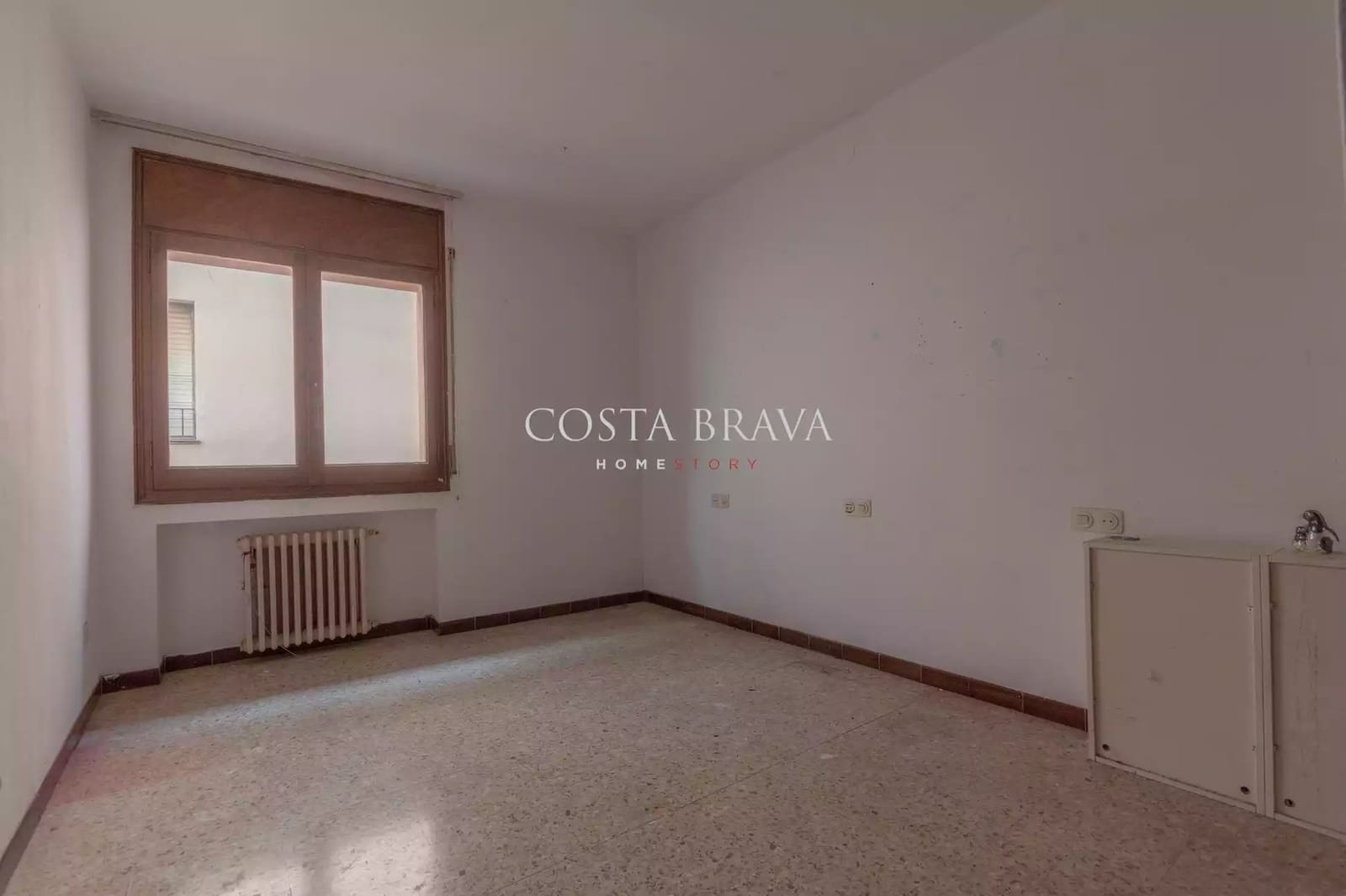 5 bedroom Townhouse for sale in Palafrugell - € 285,000 (Ref: 8902142)