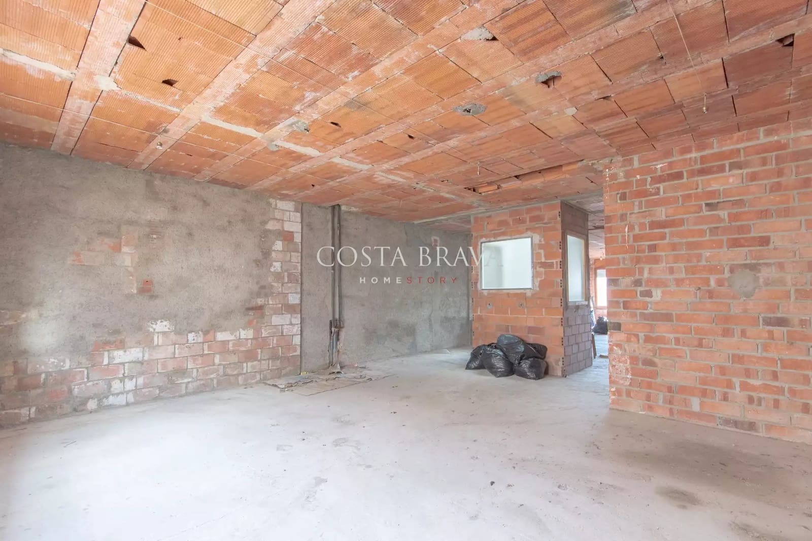 5 bedroom Townhouse for sale in Palafrugell - € 285,000 (Ref: 8902142)