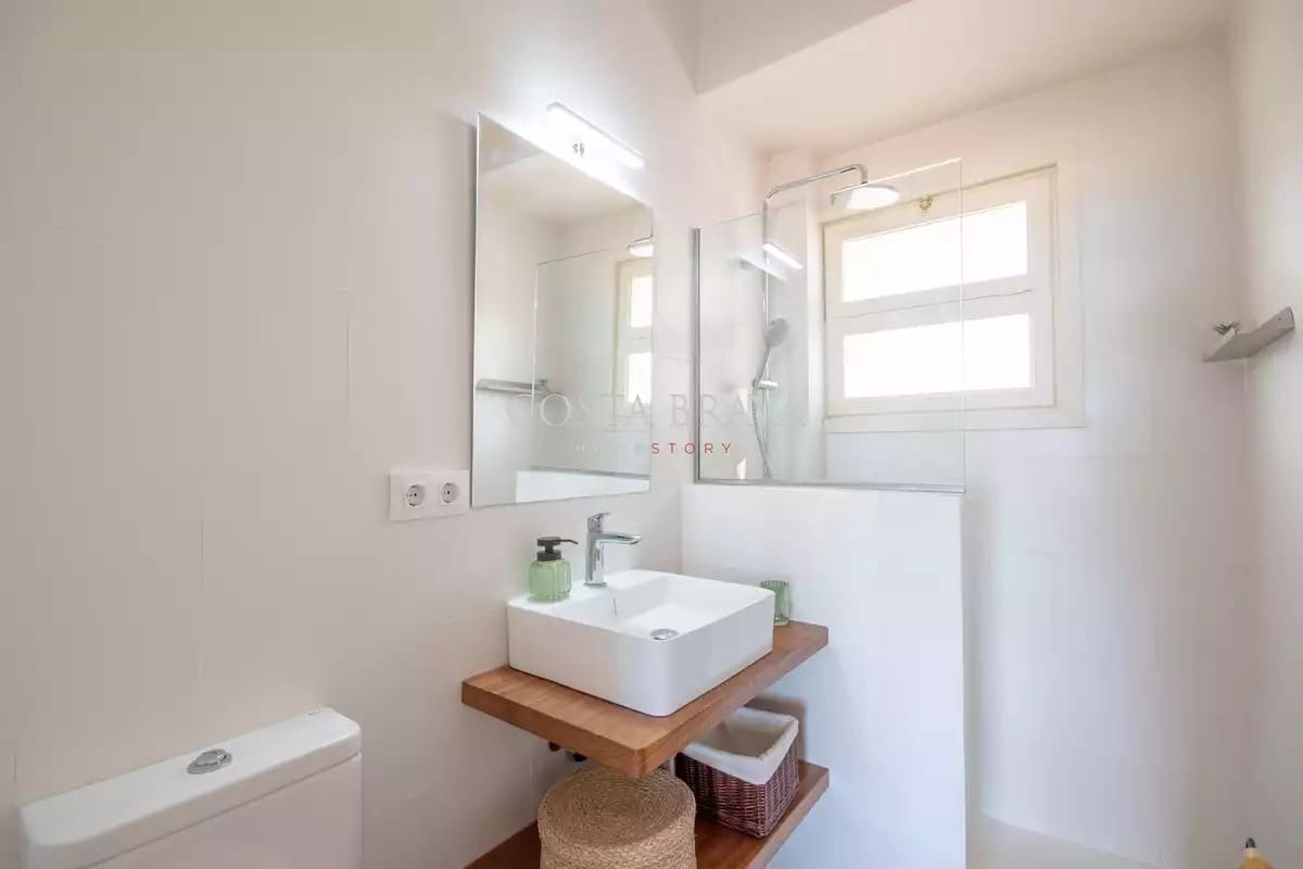 2 soveværelse Strandlejlighed til leje i Pals med garage - € 1.100 (Ref: 8937246)