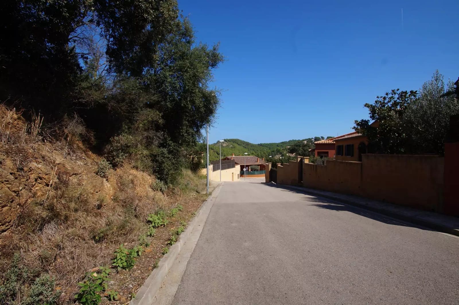 Grunde uden byggetilladelser til salg i Begur - € 135.000 (Ref: 8976283)