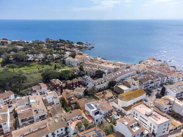 3 chambre Maison de Ville à vendre à Calella de Palafrugell, Palafrugell - 1 100 000 € (Ref: 8982499)