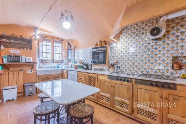 3 bedroom Terraced Villa for rent in Forallac - € 5,000 (Ref: 9068905)