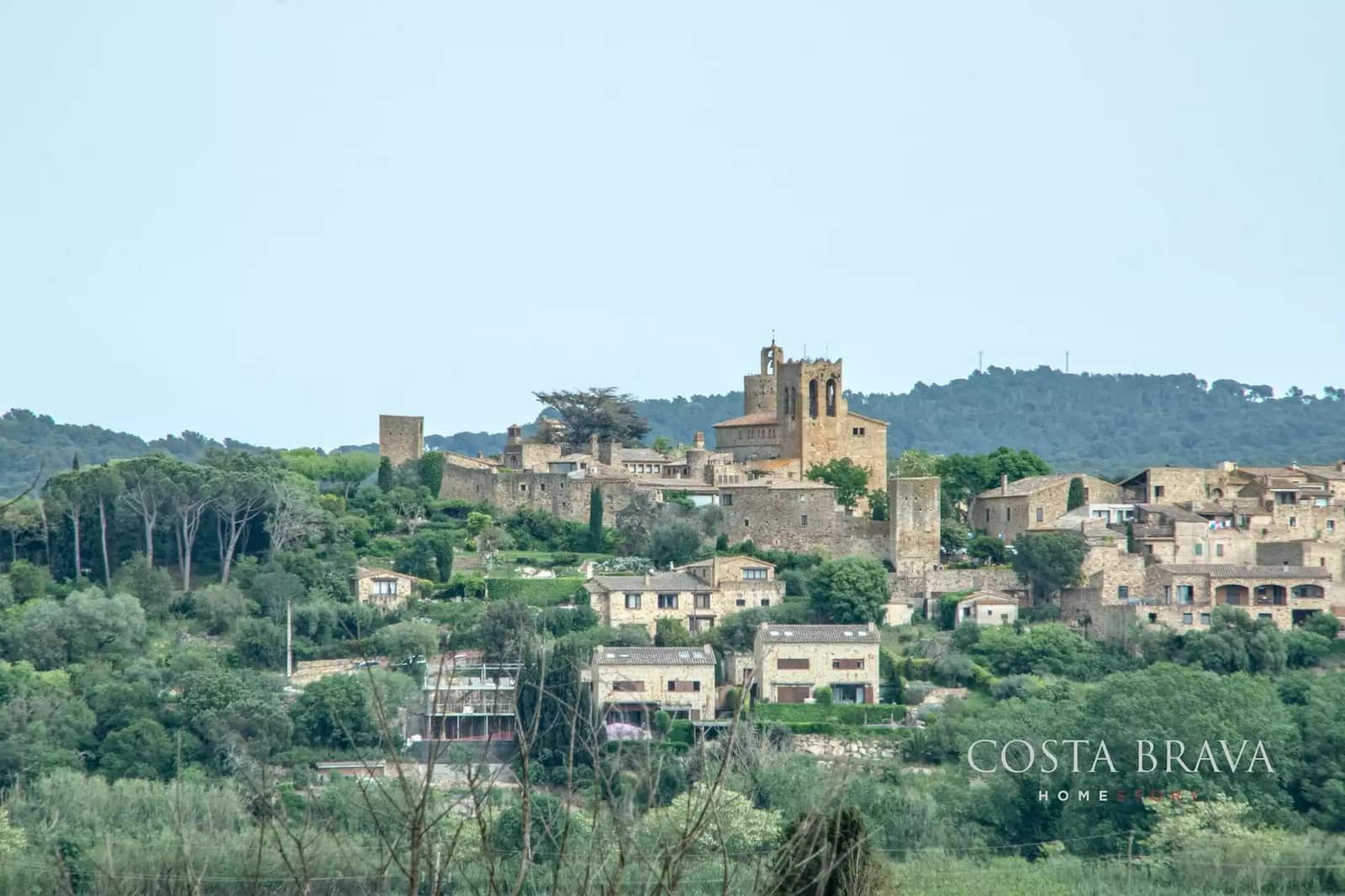 3 soverom Rekkehus til leie i Forallac - € 5 000 (Ref: 9068905)