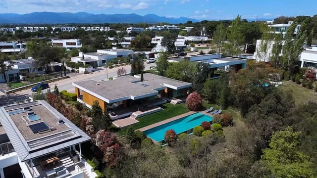 4 bedroom Villa for sale in Caldes de Malavella with pool garage - € 2,300,000 (Ref: 9128479)