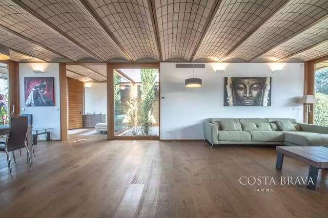 4 bedroom Villa for sale in Caldes de Malavella with pool garage - € 1,990,000 (Ref: 9128479)