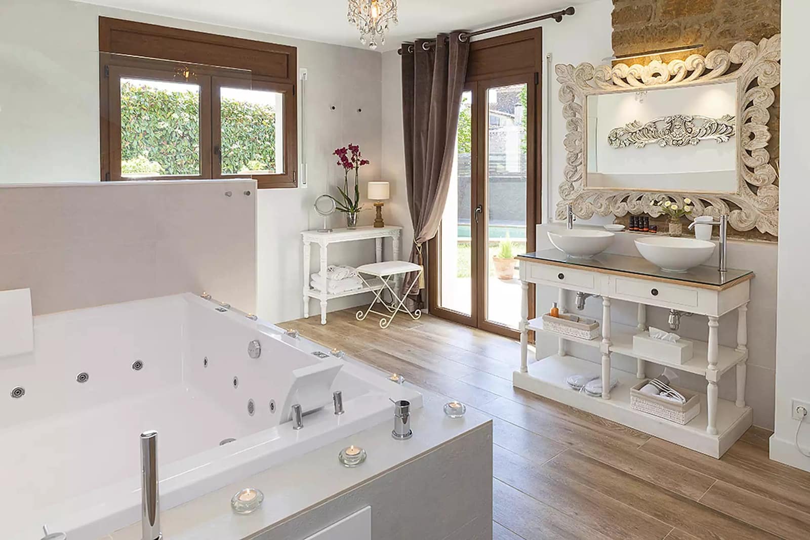 10 bedroom Hotel for sale in Madremanya with pool - € 2,475,000 (Ref: 9137301)