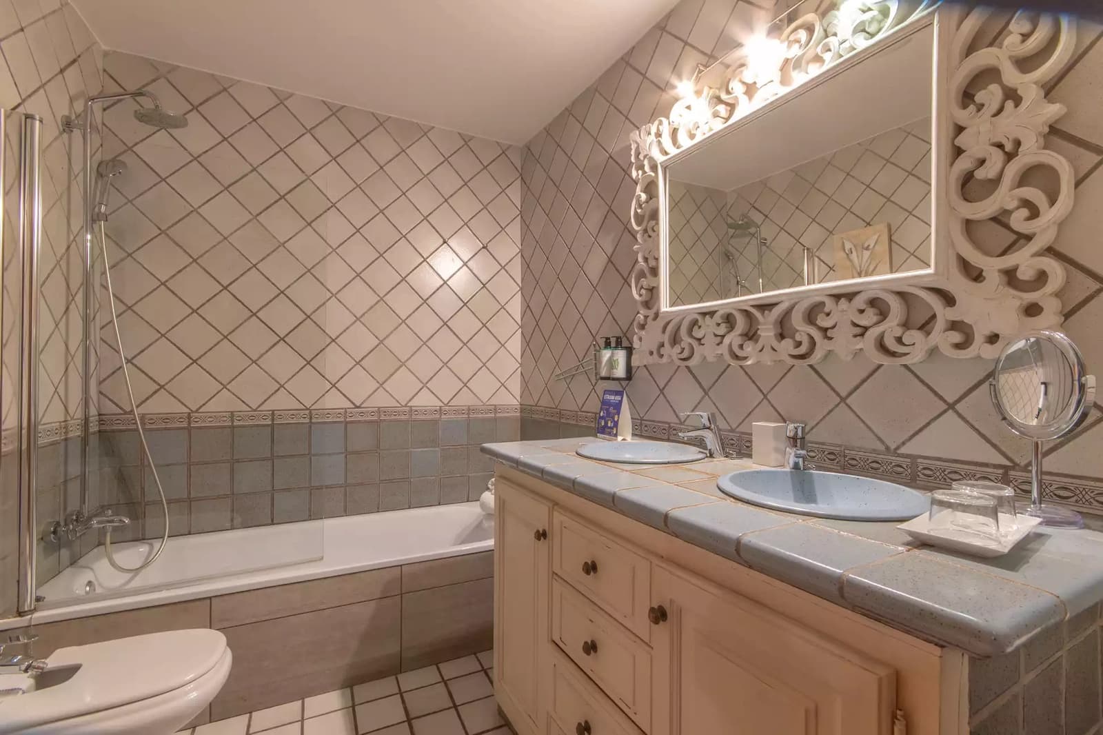 10 bedroom Hotel for sale in Madremanya with pool - € 2,475,000 (Ref: 9137301)