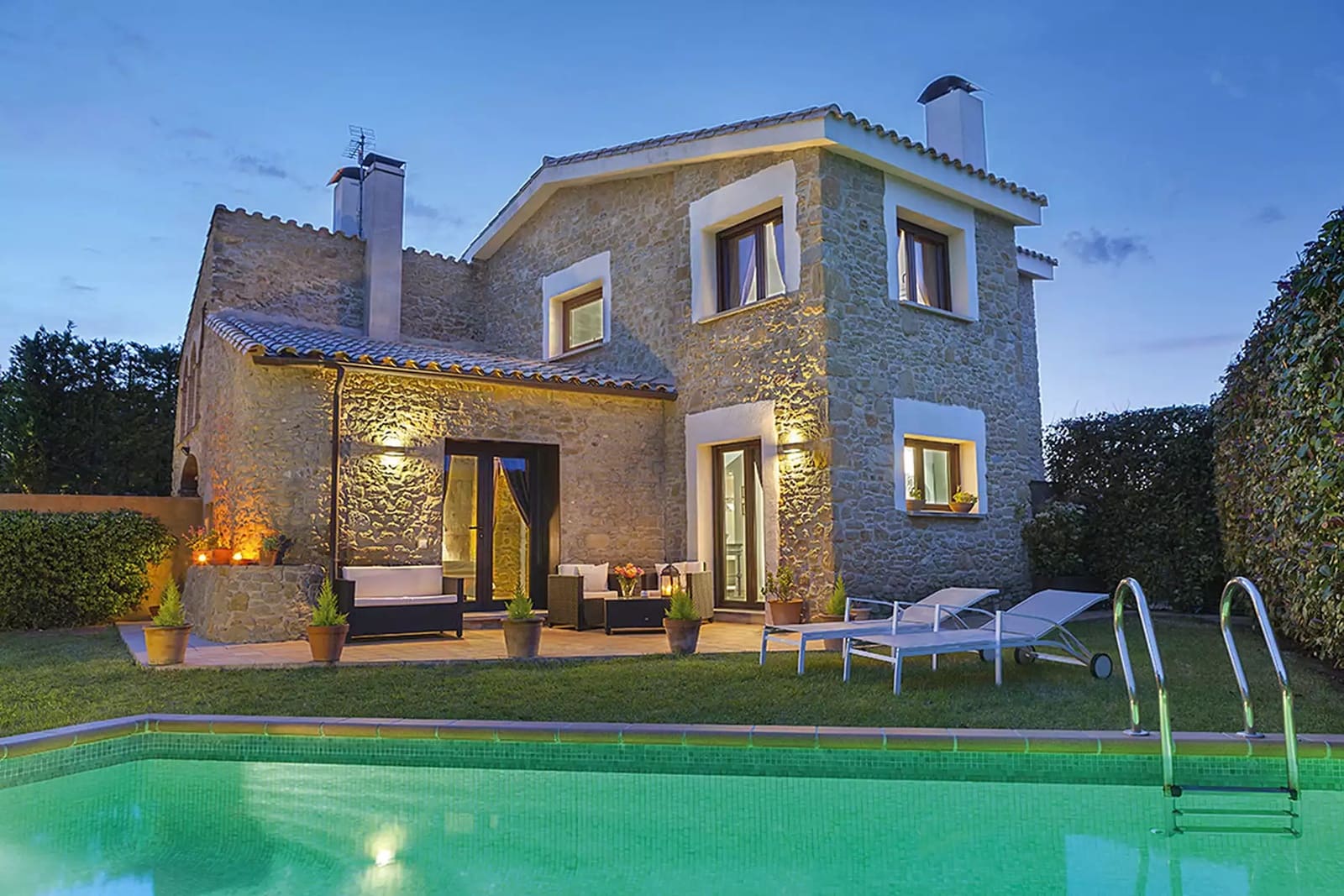 10 bedroom Hotel for sale in Madremanya with pool - € 2,475,000 (Ref: 9137301)