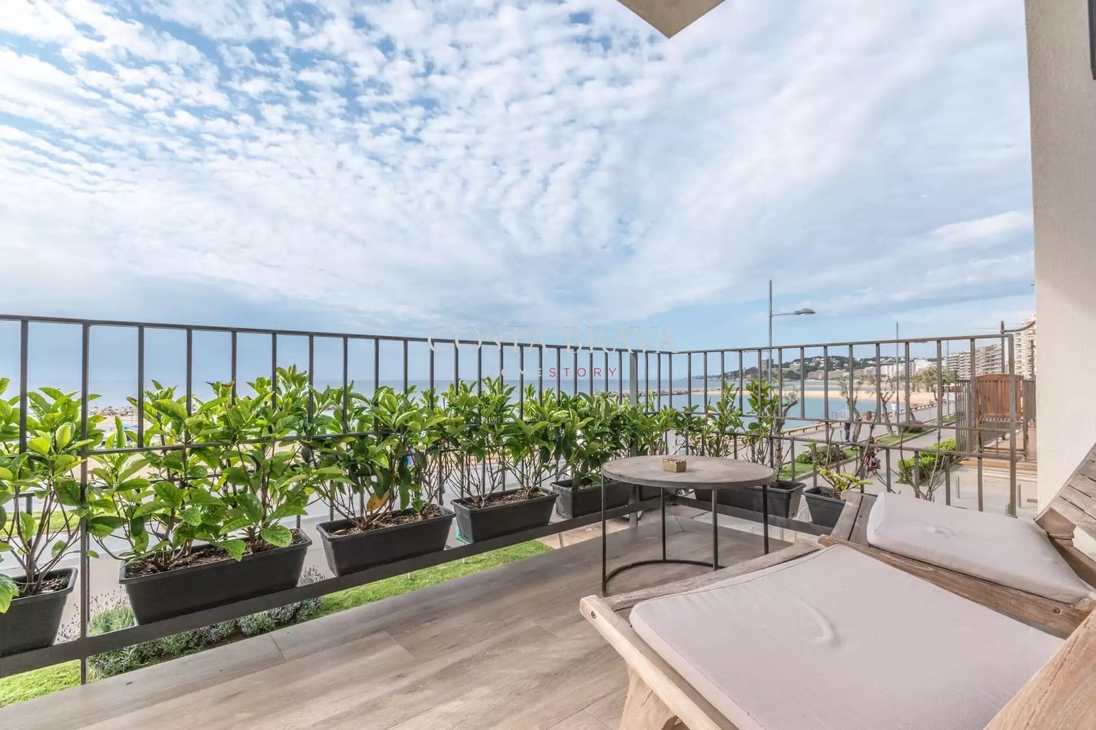 3 bedroom Apartment for sale in Sant Antoni de Calonge with garage - € 1,665,000 (Ref: 9137302)