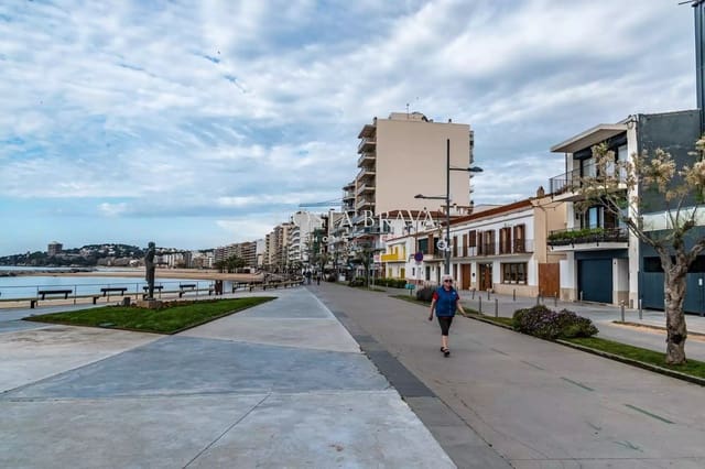 3 bedroom Apartment for sale in Sant Antoni de Calonge, Calonge i Sant Antoni with garage - € 1,665,000 (Ref: 9137302)