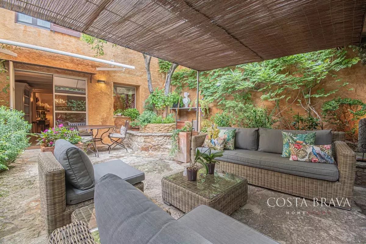 3 soveværelse Byhus til salg i Pals - € 950.000 (Ref: 9176561)