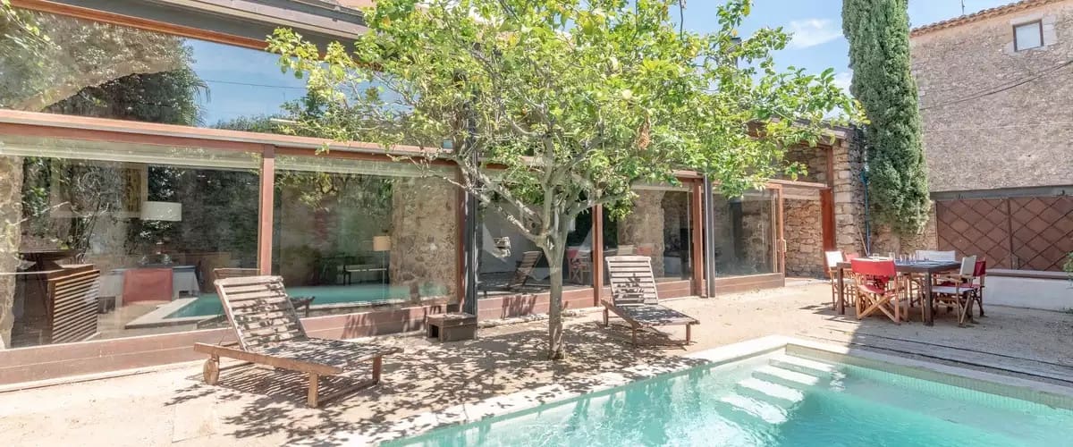 3 makuuhuone Rivitalo vuokrattavana paikassa Ulla mukana uima-altaan 
autotalli - 2 400 € (Ref: 9252230)