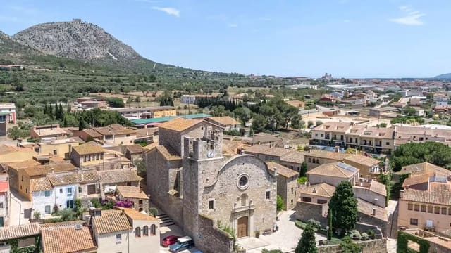 3 bedroom Terraced Villa for rent in Ullà with pool garage - € 2,400 (Ref: 9252230)