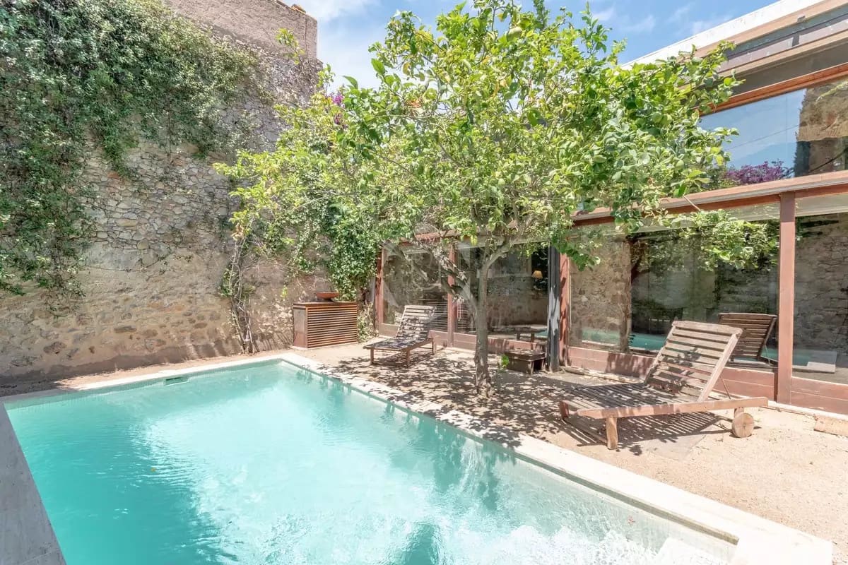 3 makuuhuone Rivitalo vuokrattavana paikassa Ulla mukana uima-altaan 
autotalli - 2 400 € (Ref: 9252230)