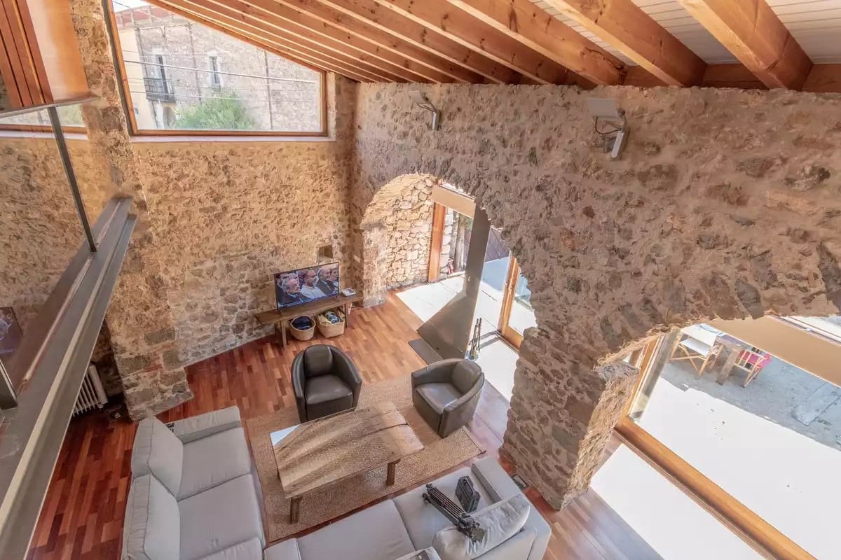 3 makuuhuone Rivitalo vuokrattavana paikassa Ulla mukana uima-altaan 
autotalli - 2 400 € (Ref: 9252230)