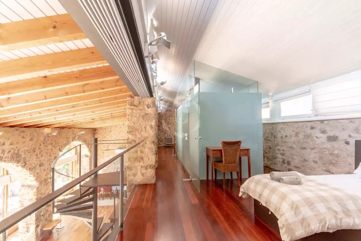 3 makuuhuone Rivitalo vuokrattavana paikassa Ulla mukana uima-altaan 
autotalli - 2 400 € (Ref: 9252230)