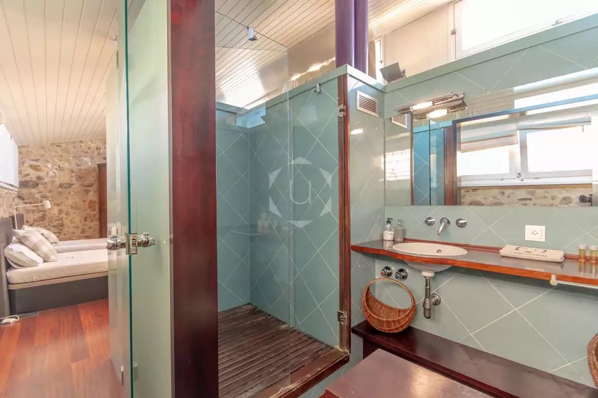 3 makuuhuone Rivitalo vuokrattavana paikassa Ulla mukana uima-altaan 
autotalli - 2 400 € (Ref: 9252230)