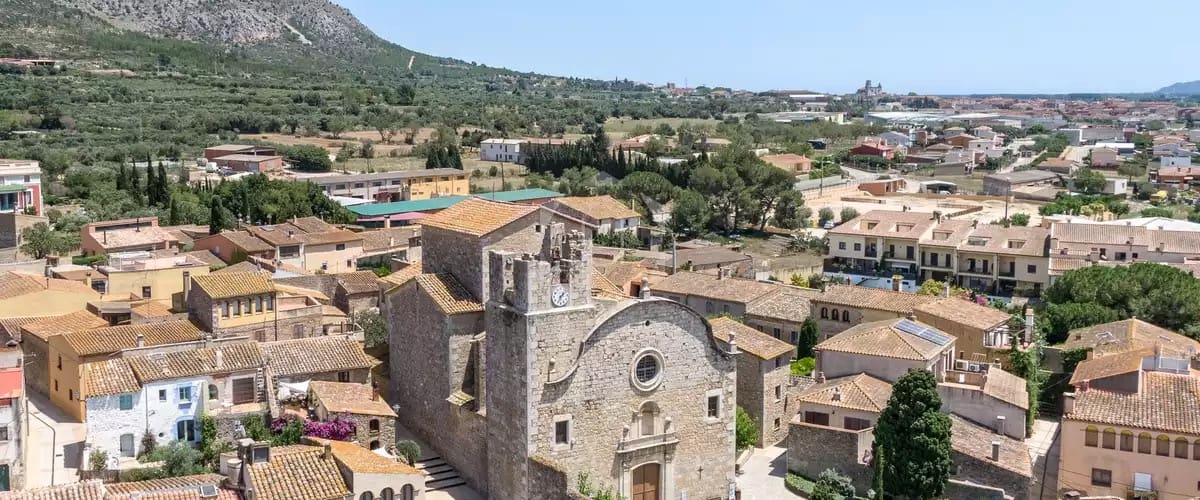 3 makuuhuone Rivitalo vuokrattavana paikassa Ulla mukana uima-altaan 
autotalli - 2 400 € (Ref: 9252230)