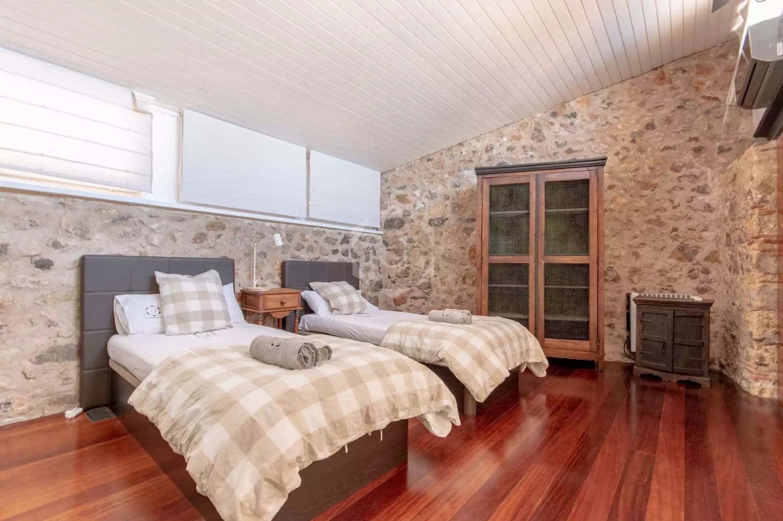 3 soveværelse Rækkehus til leje i Ulla med swimmingpool garage - € 2.400 (Ref: 9252230)