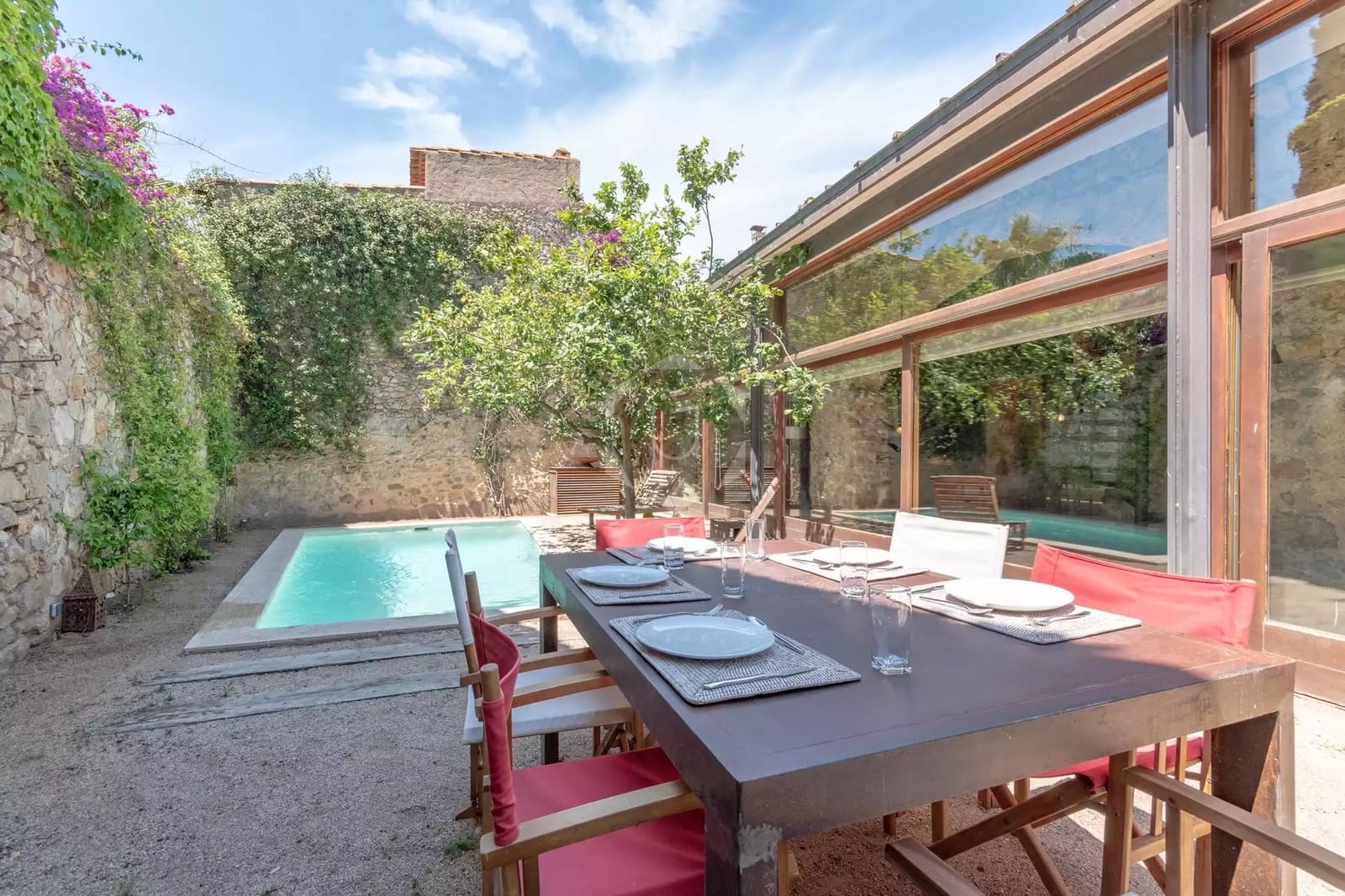 3 soveværelse Rækkehus til leje i Ulla med swimmingpool garage - € 2.400 (Ref: 9252230)