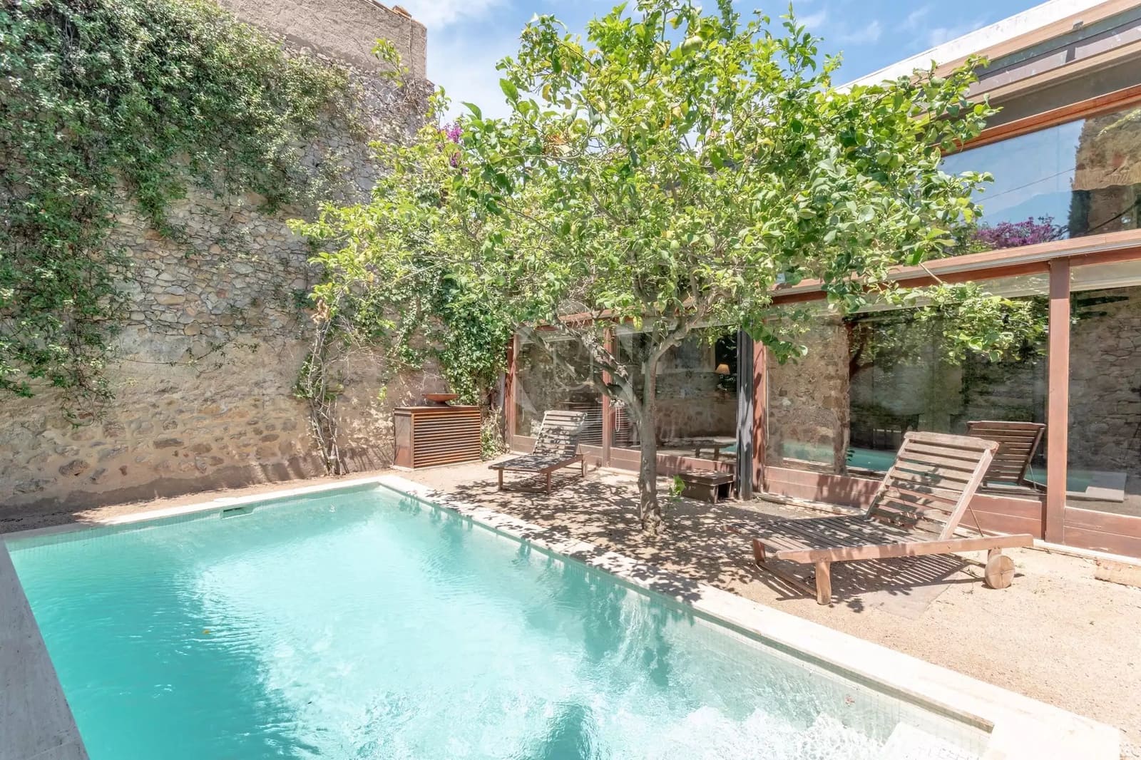 3 soveværelse Rækkehus til leje i Ulla med swimmingpool garage - € 2.400 (Ref: 9252230)