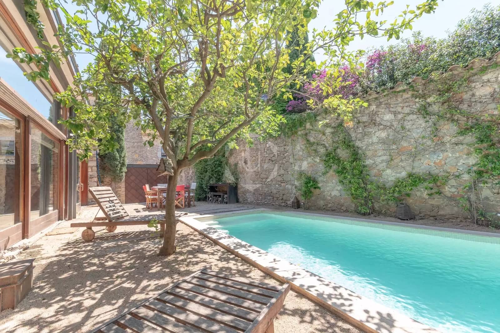 3 soveværelse Rækkehus til leje i Ulla med swimmingpool garage - € 2.400 (Ref: 9252230)