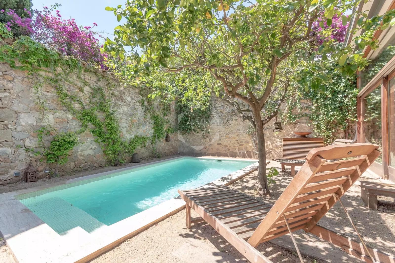 3 soveværelse Rækkehus til leje i Ulla med swimmingpool garage - € 2.400 (Ref: 9252230)