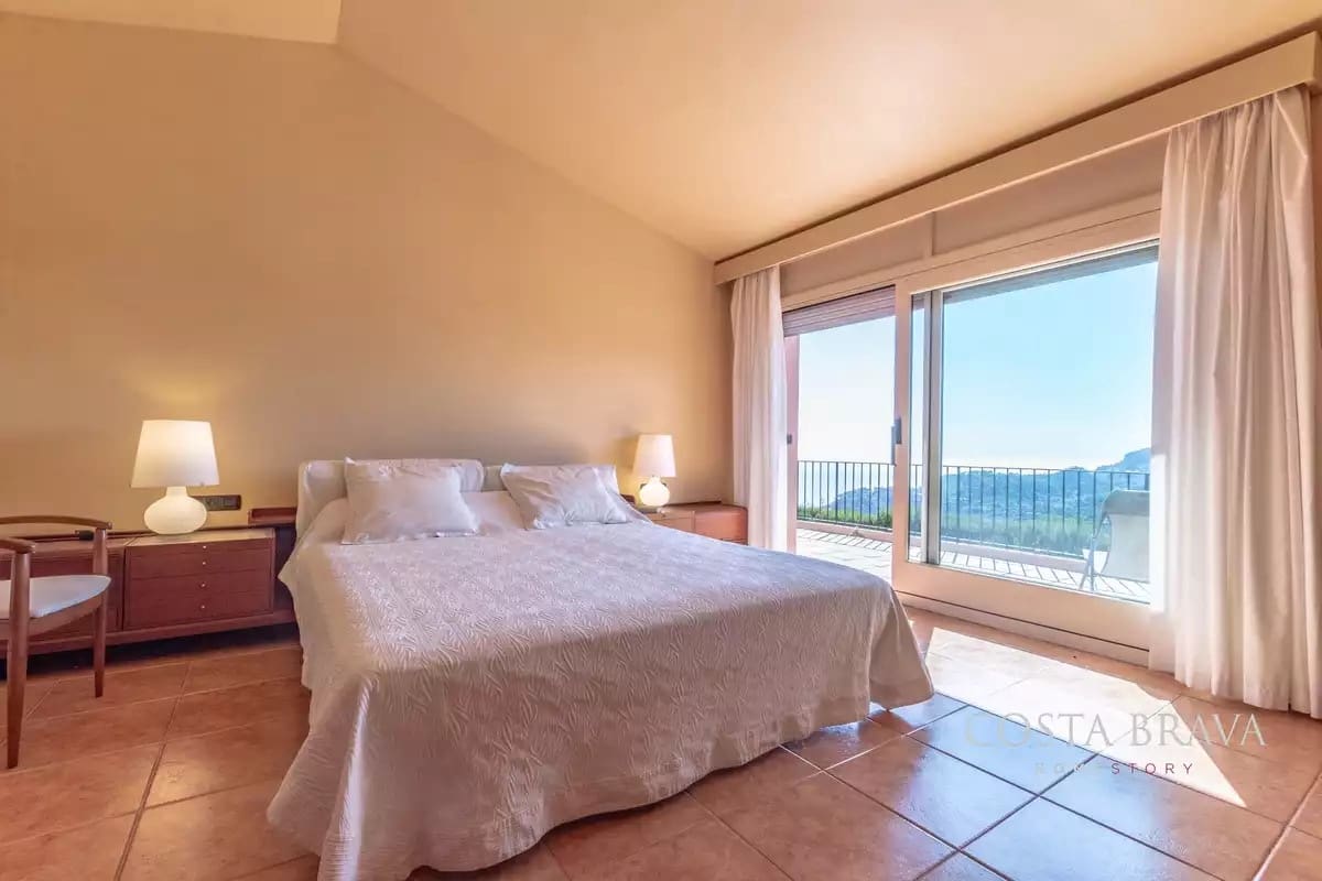 4 soverom Rekkehus til salgs i Begur med garasje - € 1 090 000 (Ref: 9308458)