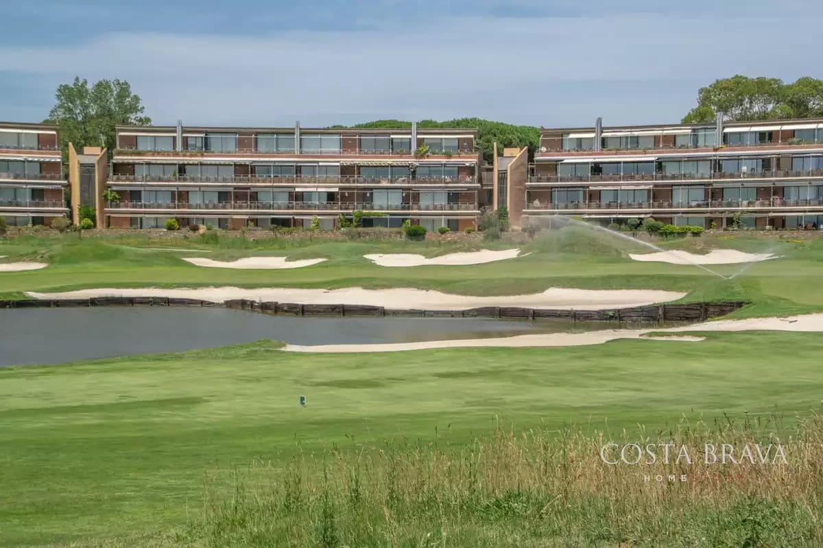 1 sypialnia Apartament do wynajęcia w Gualta z basenem garażem - 980 € (Ref: 9413964)