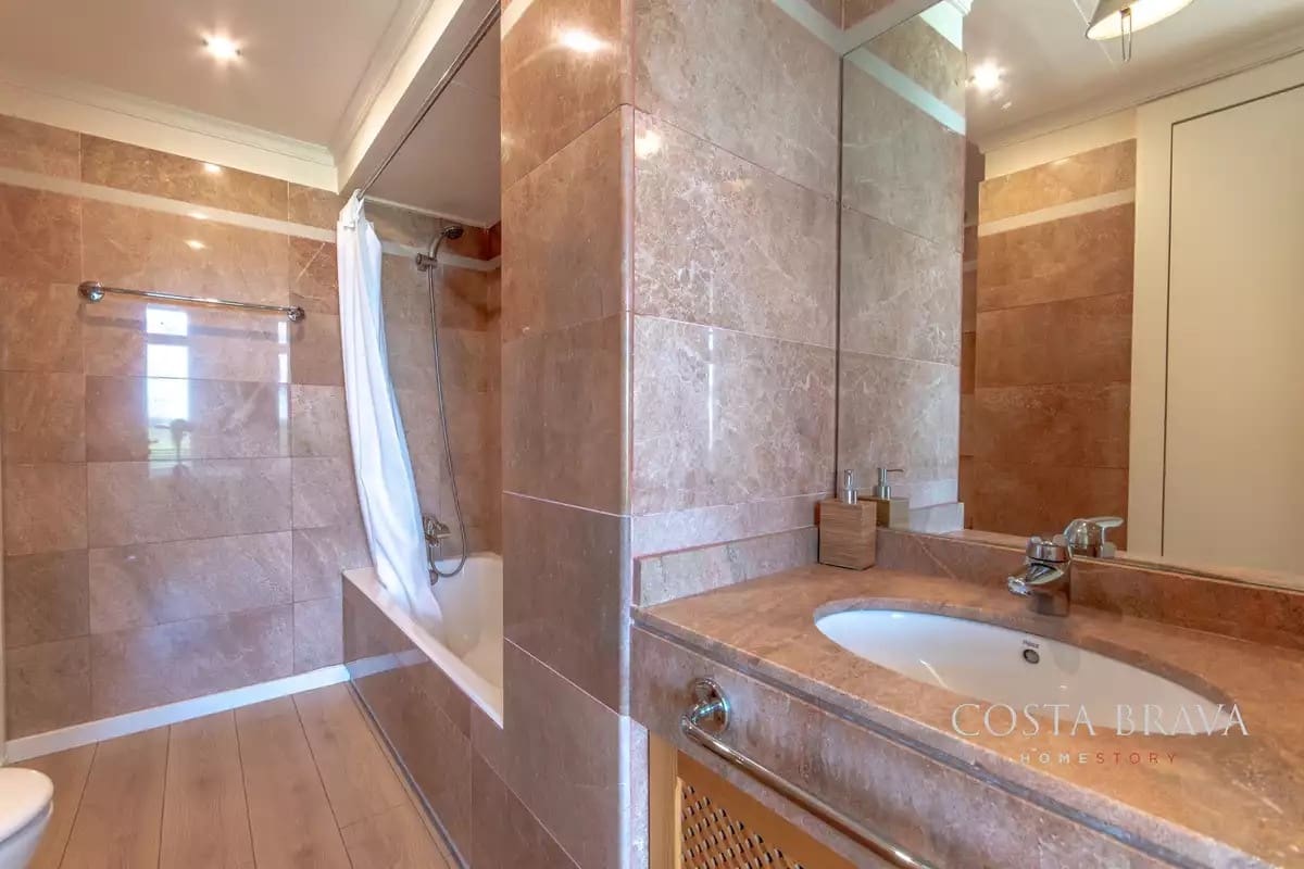 1 sypialnia Apartament do wynajęcia w Gualta z basenem garażem - 980 € (Ref: 9413964)