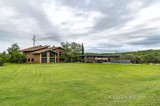 8 soveværelse Finca/Landehus til salg i Forallac med swimmingpool garage - € 4.900.000 (Ref: 9413965)