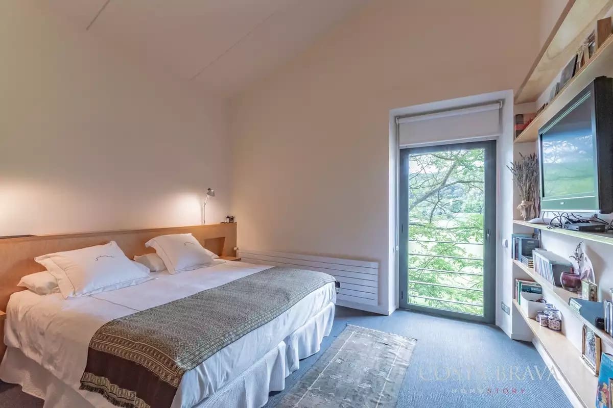 8 soveværelse Finca/Landehus til salg i Forallac med swimmingpool garage - € 4.900.000 (Ref: 9413965)