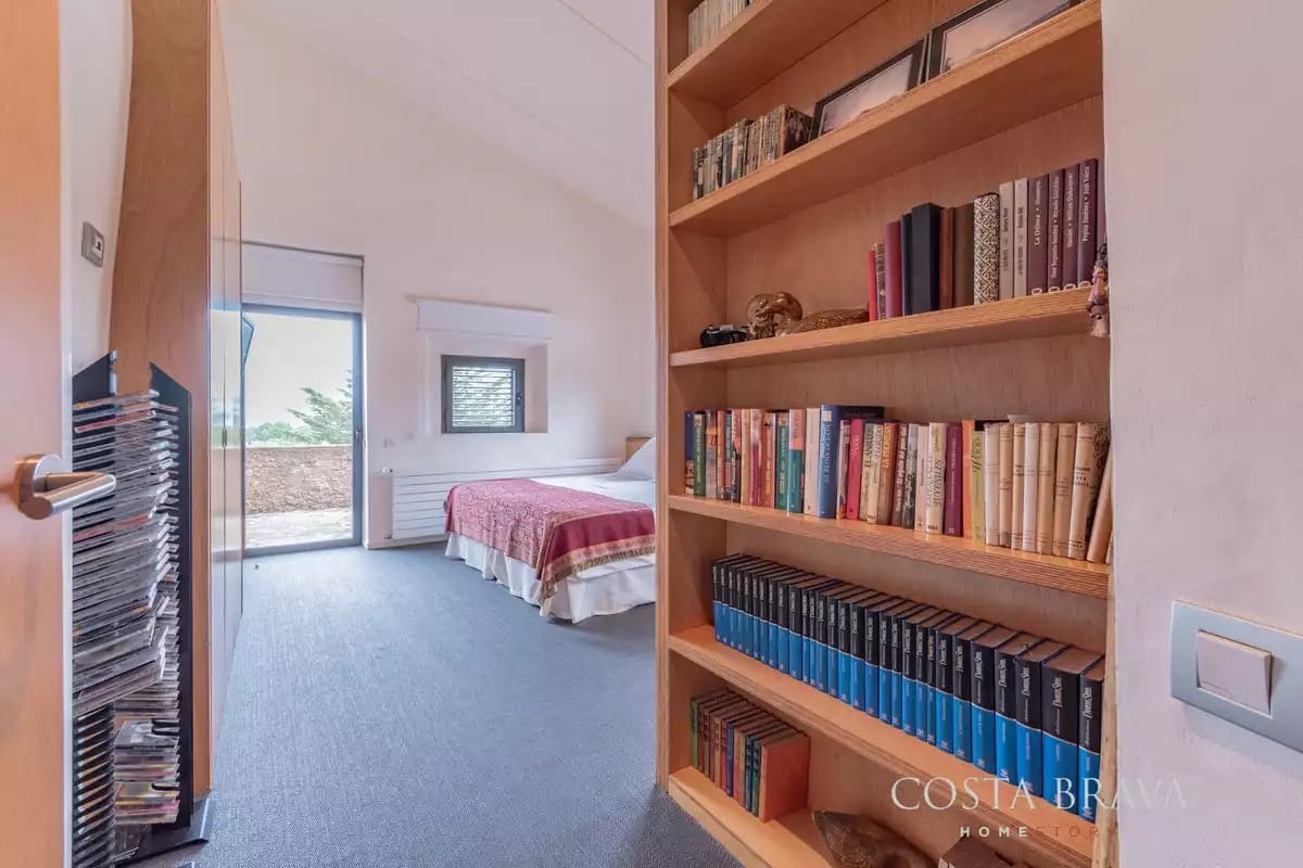 8 soveværelse Finca/Landehus til salg i Forallac med swimmingpool garage - € 4.900.000 (Ref: 9413965)