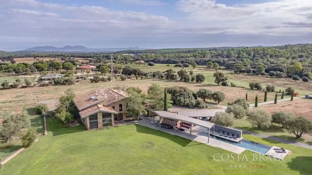 8 soveværelse Finca/Landehus til salg i Forallac med swimmingpool garage - € 4.900.000 (Ref: 9413965)