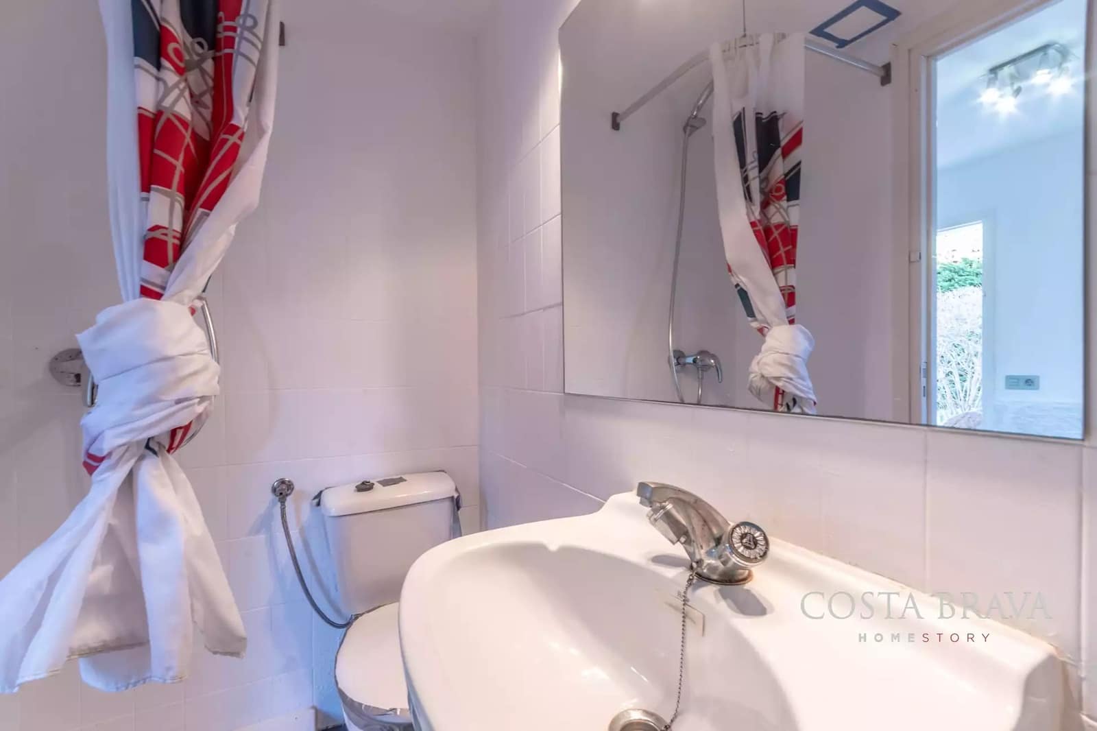 Chalet de 4 habitaciones en Sant Feliu de Guíxols en venta con garaje - 680.000 € (Ref: 9607990)