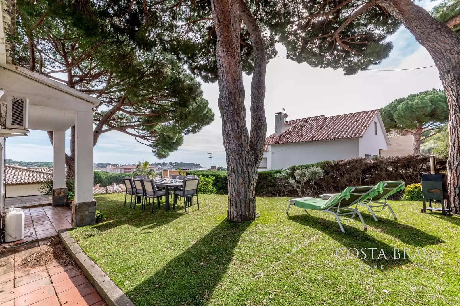 Chalet de 4 habitaciones en Sant Feliu de Guíxols en venta con garaje - 680.000 € (Ref: 9607990)