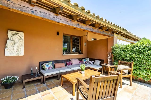 4 soveværelse Semi-Rækkehus til salg i Begur med swimmingpool garage - € 985.000 (Ref: 9859923)